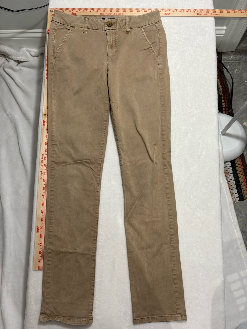 American Eagle Outfitters Straight Leg Jeans in Tan